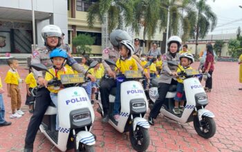 Potret Keseruan Anak Usia Dini saat Bersama Satlantas Polres Karawang