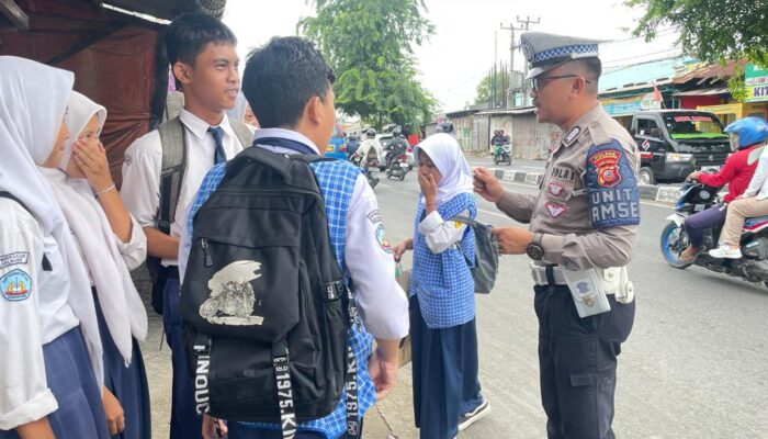 Ops Mantap Brata, Satlantas Polres Karawang Bina Etika Disiplin Remaja