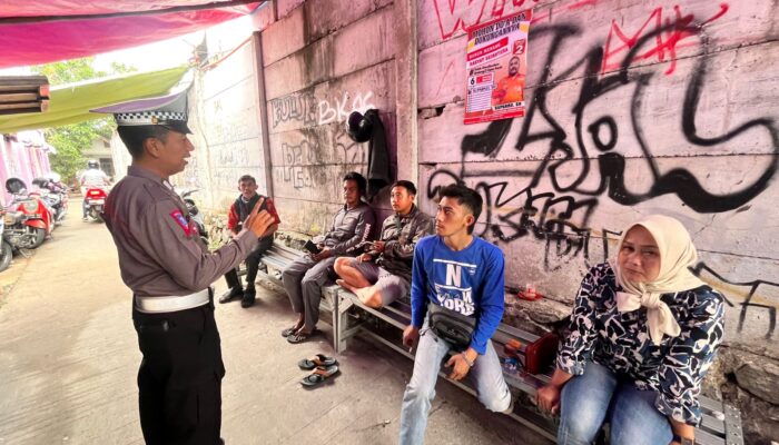 Tingkatkan Ops Mantap Brata, Satlantas Polres Karawang Bina Etika Berlalu Lintas Masyarakat