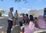 Satlantas Polres Karawang Tingkatkan OMB melalui Giat Patroli Dialogis