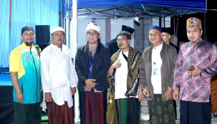 Sambut Hari Santri Nasional Pondok Pesantren At-Thohirin Gelar Santunan Anak yatim