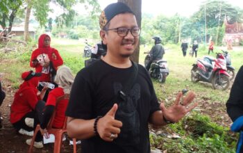 Caleg DPRD Karawang Fernando Doklas.S.Kom Menghadiri Senam Sehat Relawan Ganjar Di Cikampek
