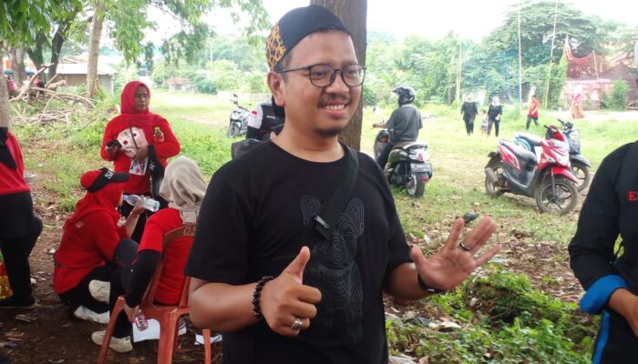Caleg DPRD Karawang Fernando Doklas.S.Kom Menghadiri Senam Sehat Relawan Ganjar Di Cikampek