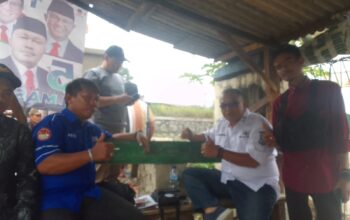 Kepala Desa Balonggandu Karawang Membangun Gapura