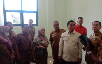 Bupati Karawang H. Aep Saepulloh, SE. Monitoring Puskesmas Wanakerta.