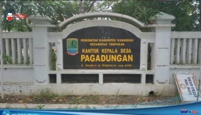Pemerintah Desa Pagadungan Karawang  Gelar Padat Karya Tunai Normalisasi Dan Pelebaran Jalan