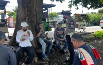 Satlantas Polres Karawang Terapkan Etika Berlalu Lintas yang Baik Kepada Masyarakat