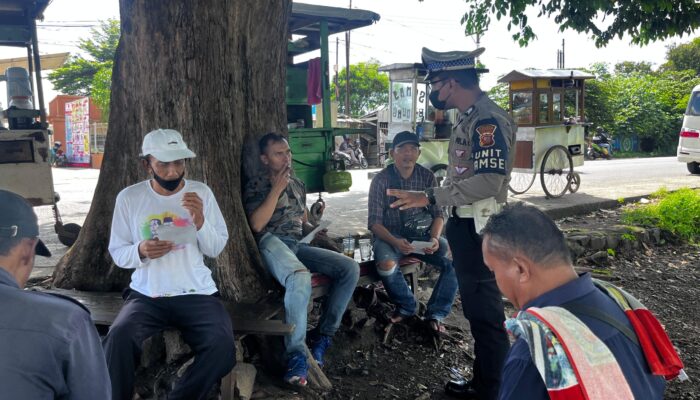 Satlantas Polres Karawang Terapkan Etika Berlalu Lintas yang Baik Kepada Masyarakat