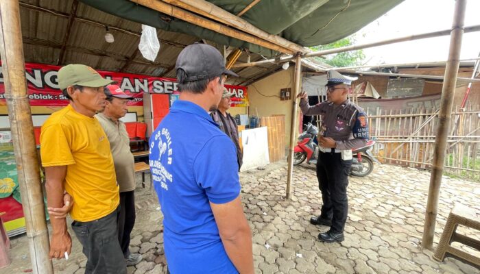 Edukasi Satlantas Polres Karawang, Jangkau Driver Opang di Adiarsa Timur