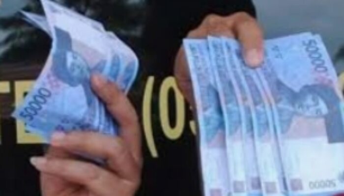 Di Duga PIP SDN Cikampek Barat 4 Karawang Di potong Rp 50.000 Oleh petugas  Pengusung salah satu  Parpol