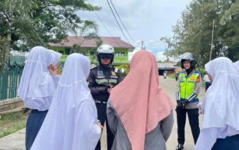 Upaya Satlantas Polres Karawang, Bina Etika Berlalu Lintas Para Pelajar