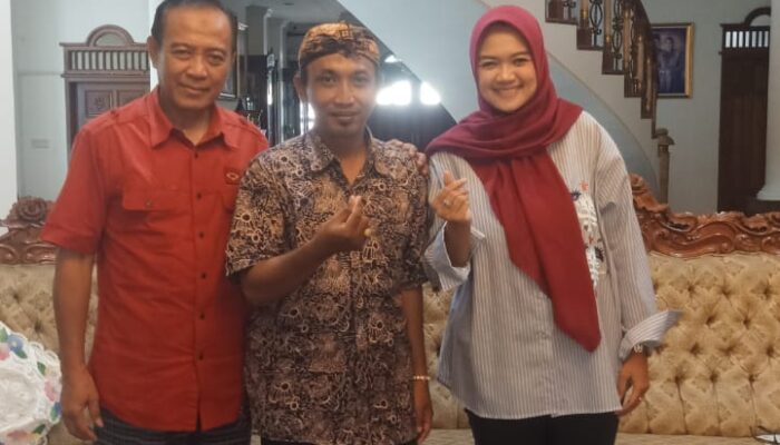 Tokoh Pemuda Fathoni Bersilaturahim Ke Rumah H. Ade Swara