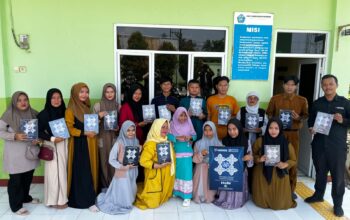 ESQ Kemanusiaan Gandeng Indonesia CARE, Distribusikan Wakaf Qur’an Isyarat Untuk Sahabat Tuli