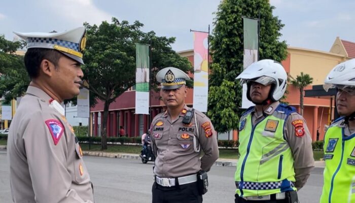 Kasat Lantas Polres Karawang Bersama Jajaran Gelar Aksi Saber Ranjau Paku