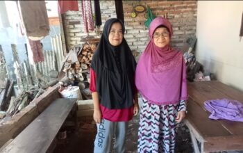 Ibu Rohbiah Usia 80 Tahun Warga Desa Cikampek Selatan Belum Tersentuh Bantuan Dari Pemerintah