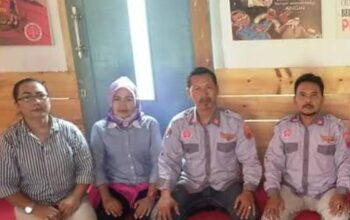 Ketua DPC Karawang BAMUSWARI ,H.Endin Mahpudin Gelar Kegiatan bagi-bagi takjil