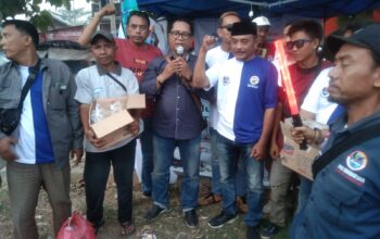 Berkah Berbagi: Ketua IWO Indonesia DPD Karawang Salurkan 400 Takjil Gratis untuk Para Pemudik