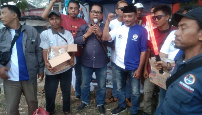 Berkah Berbagi: Ketua IWO Indonesia DPD Karawang Salurkan 400 Takjil Gratis untuk Para Pemudik