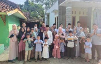 Keluarga besar bapak Maman Abdulrohman mengucapkan selamat hari raya idul Fitri.