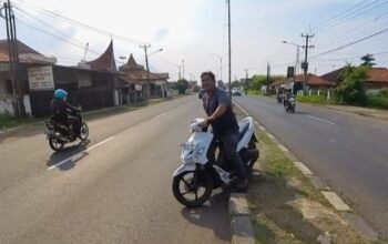 Aksi Kocak Pelanggar, saat Ketahuan Anggota Satlantas Polres Karawang