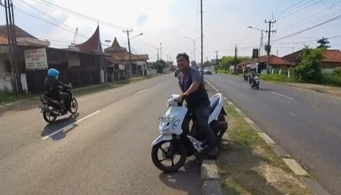 Aksi Kocak Pelanggar, saat Ketahuan Anggota Satlantas Polres Karawang