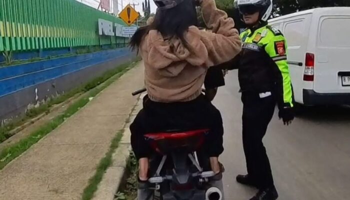 Detik-Detik Pelanggaran di Jalan Raya, Kepergok Personel Satlantas Polres Karawang