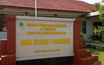 Satpam SMAN 1 Ciampel Karawang Kecewa Tahun 2024 Pihak Sekolah Tidak Memberikan THR