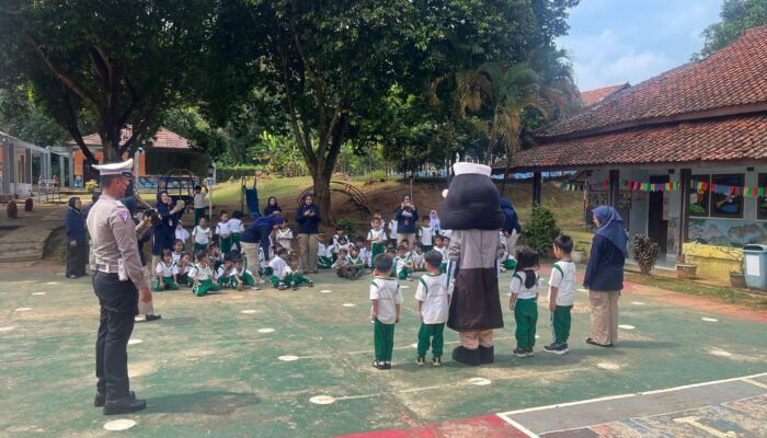 Keseruan Edukasi Polsanak Anak-Anak TK, Bersama Satlantas Polres Karawang