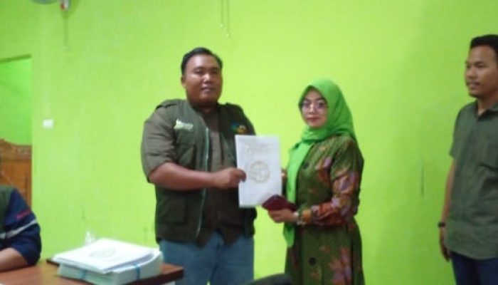 Pemerintah Desa Kadawung Pabuaran Subang Bagikan Sertifikat Program PTSL
