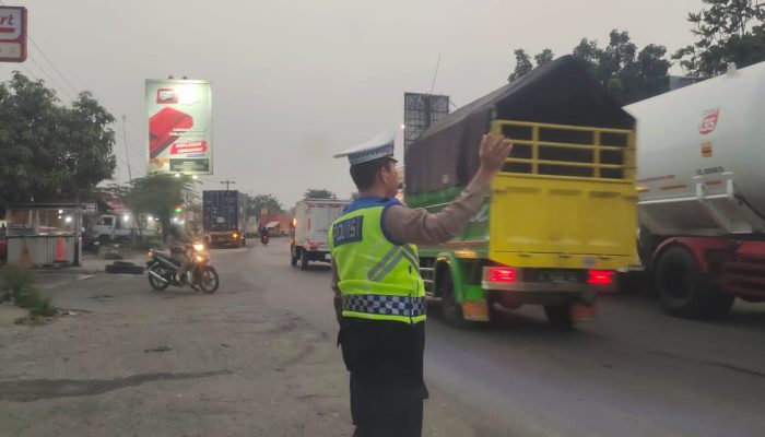 Satlantas Polres Karawang Optimalkan Patroli Humanis di Jalan Raya