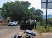 Akibat Bawa Forklift di Jalan Raya, Polantas di Karawang Berikan Teguran