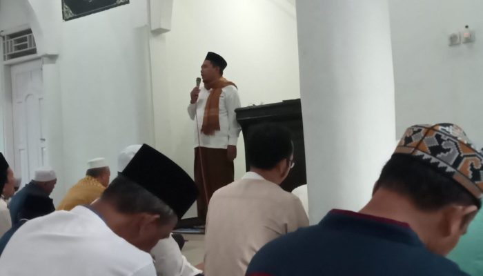 Warga Perum Griya Permai Blok C Desa Pucung Kotabaru Karawang Gelar Sholat Idul Adha di Mushola Al – Hikmah
