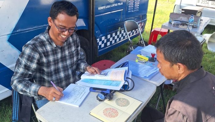 Satlantas Polres Karawang Buka Gerai Pelayanan SIM Keliling, bagi Warga Kecamatan Pedes