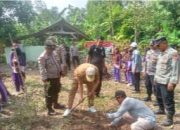 Desa Rancajaya dan Polsek Patokbeusi Subang Lakukan Penamaan Pohon Di SDN Pundong