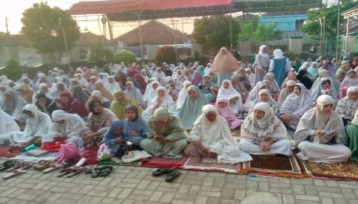 Warga dusun Buer Desa Rancajaya Patokbeusi Subang laksanakan sholat idul Adha di Masjid Nur-Huda