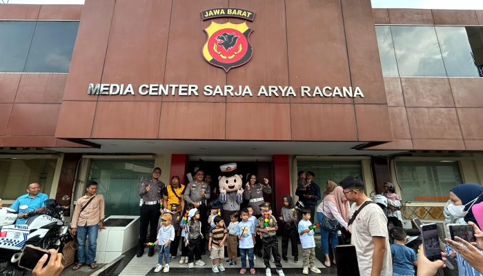 Satlantas Polres Karawang Gelar Edukasi Polsanak Bersama Anak-Anak Usia Dini