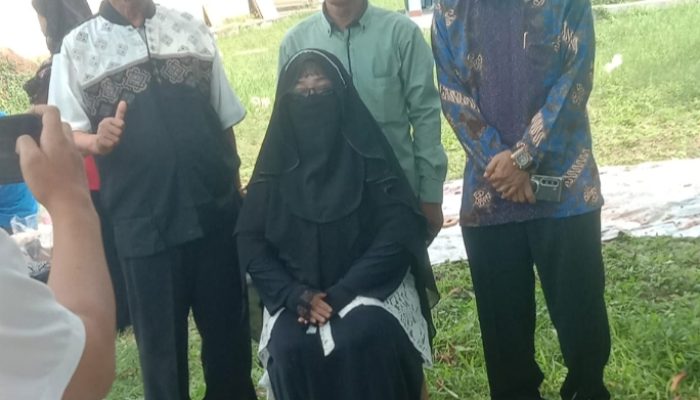 SMAN 1 Ciampel Karawang Potong Satu Ekor Sapi Dan Tiga Ekor Kambing