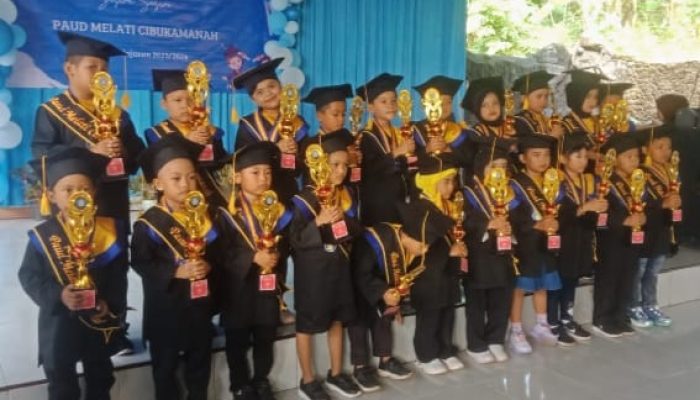 Paud Melati Cibukamanah Cibatu Purwakarta Menggelar Wisuda