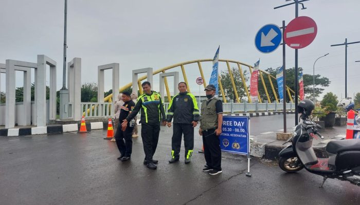 Satlantas Polres Karawang Berikan Pengamanan Lalu Lintas saat Car Free Day