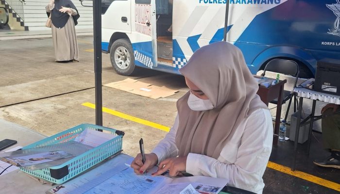 Pelayanan Prima Satlantas Polres Karawang, Sediakan Gerai SIM Keliling