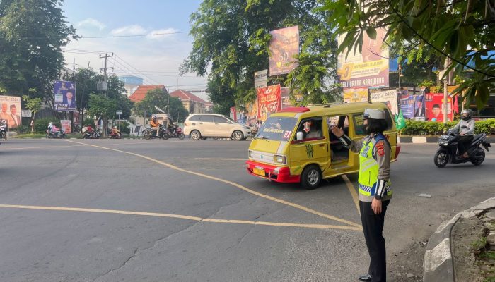 Upaya Satlantas Polres Karawang Tertibkan Lalu Lintas di Jalan Raya