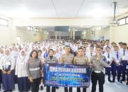 Satlantas Polres Karawang Bersama Taruna Akpol Angkatan 56 Isi Materi Kamseltibcarlantas saat MPLS