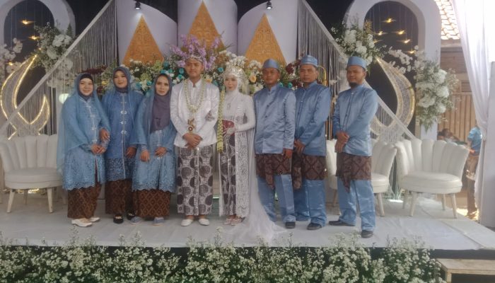 Keluarga besar Bp Unus Di Cikadu Purwakarta Gelar Syukuran Walimatul Nikah