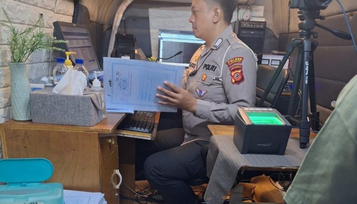Pelayanan Prima Satlantas Polres Karawang, Hadirkan Gerai Pelayanan SIM Keliling untuk Masyarakat
