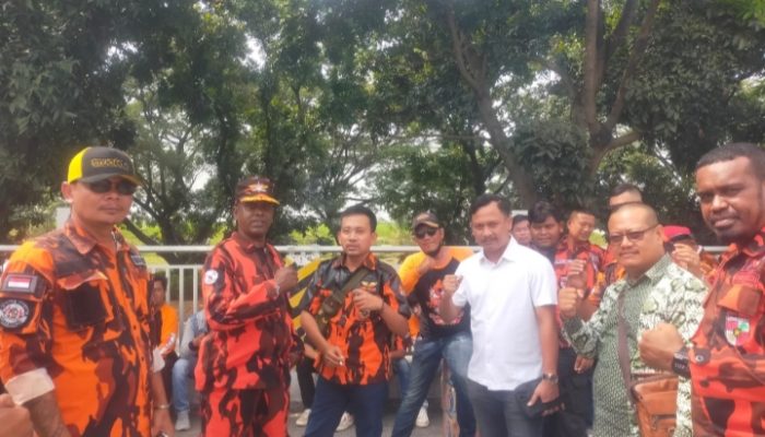 DI duga Kades Kutamekar Ciampel Karawang Terima Dana CSR Dari PT HBST