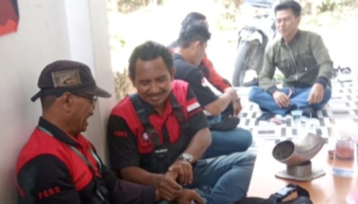 Redaksi NURJATINEWS.COM Menghadiri Santunan Anak Yatim Piatu Yang Di Gelar Ketua PAC PP Ciampel Karawang