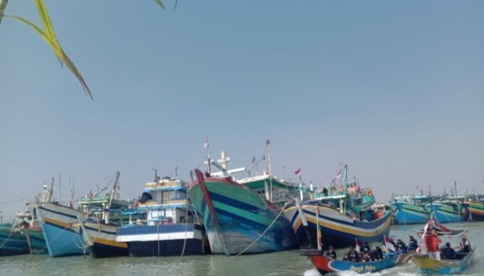 Nelayan Kabupaten Tegal Gelar  Pesta Laut yang ke 63 Tahun