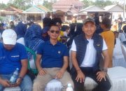 Calon bupati dan anggota DPRD Karawang menghadiri acara pengobatan gratis di Puskesmas Cicinde Utara