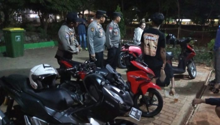 Polsek Purwasari Karawang Melaksanakan Kegiatan Rutin Yang Ditingkatkan Terutama kerumunan Muda – Mudi di malam hari
