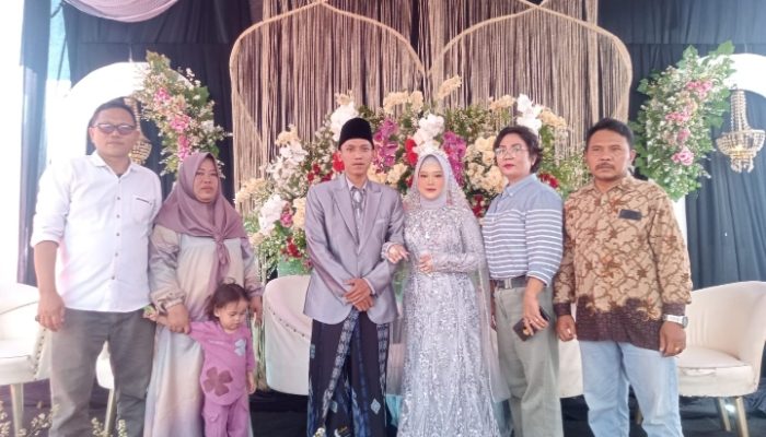H,Endin Mahpudin Dari DPC Bamuswari Klari Menghadiri Syukuran Walimatul Nikah Keluarga Besar Bp Maman Abdulohman Dan Ibu oyok
